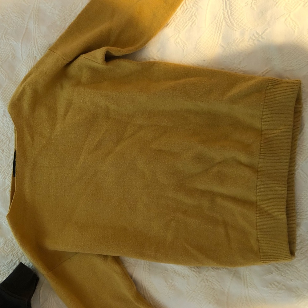 Tahari yellow sweater